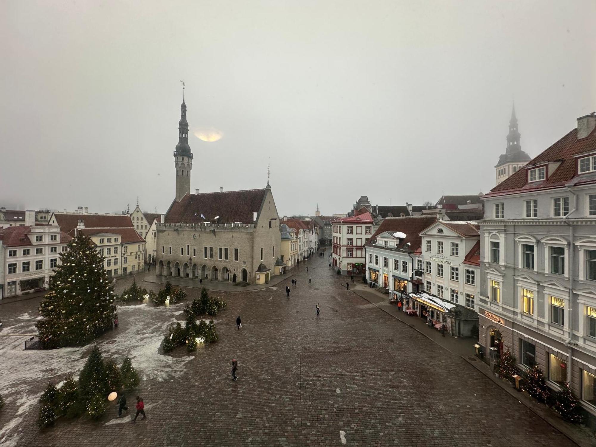 Old Town Square Residence Таллин Экстерьер фото