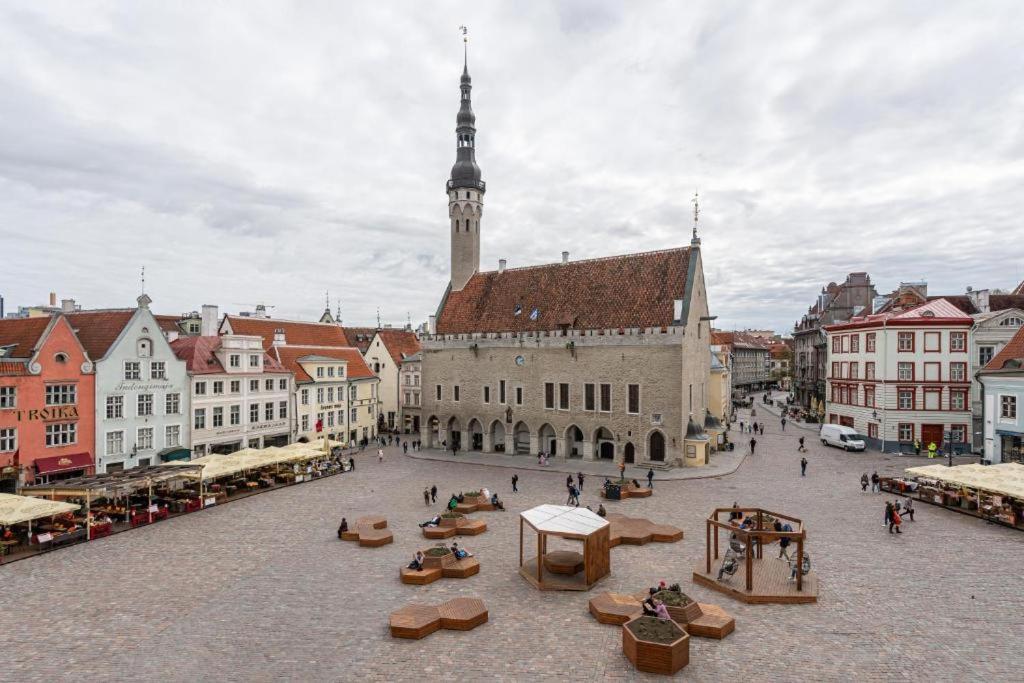 Old Town Square Residence Таллин Экстерьер фото